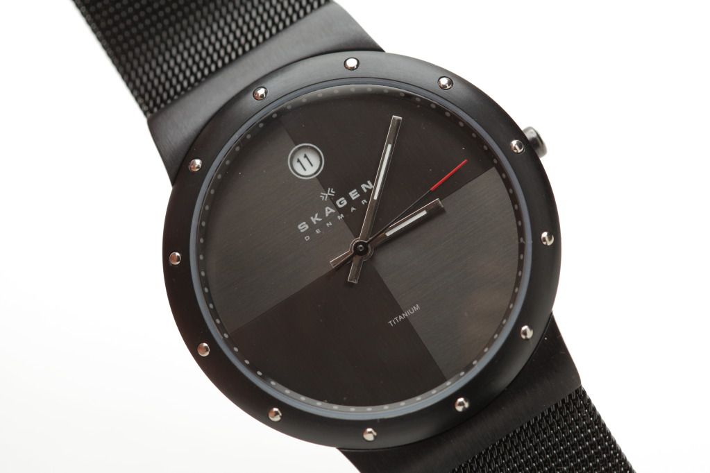 IMAGE: http://i62.photobucket.com/albums/h120/c2thew/skagen%20watch%20530ltmb/IMG_5824.jpg