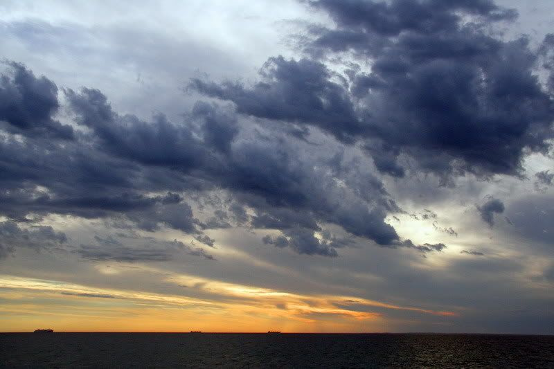 IMAGE: http://i62.photobucket.com/albums/h83/reggie_52/Around%20Perth/IMG_1286.jpg