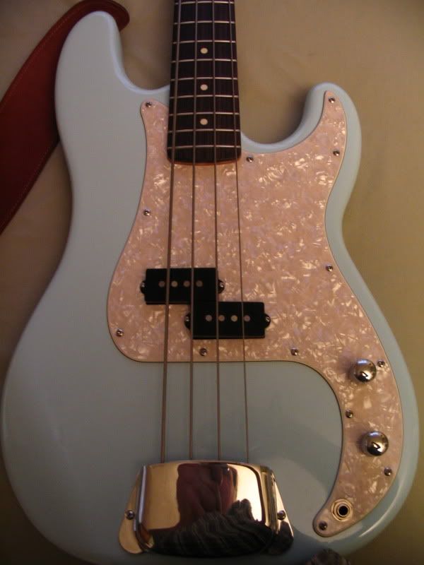 Squier Classic Vibe 60's Pbass pickguard replacement?