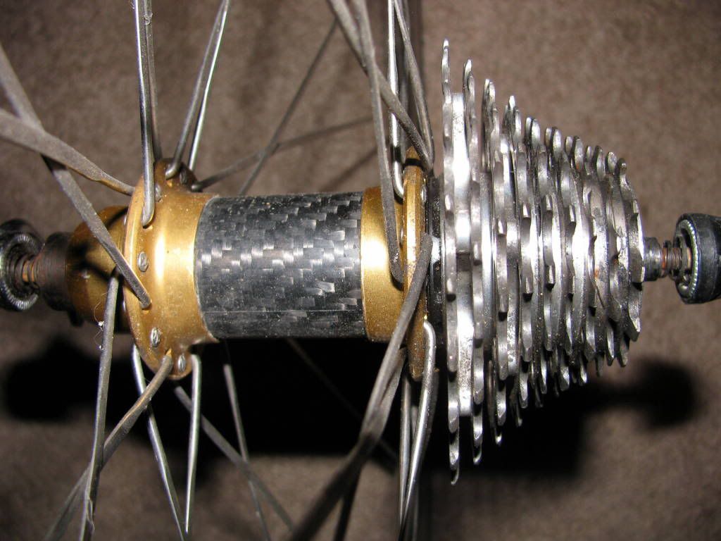 http://i62.photobucket.com/albums/h91/diamond_scott/440rearhub.jpg